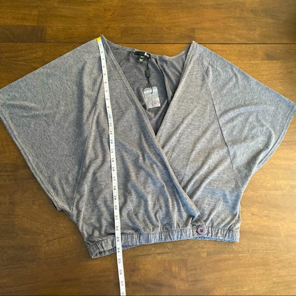 MEMO Grey Blouse with Gartered Bottom, Extra Button - Picture 5 of 10